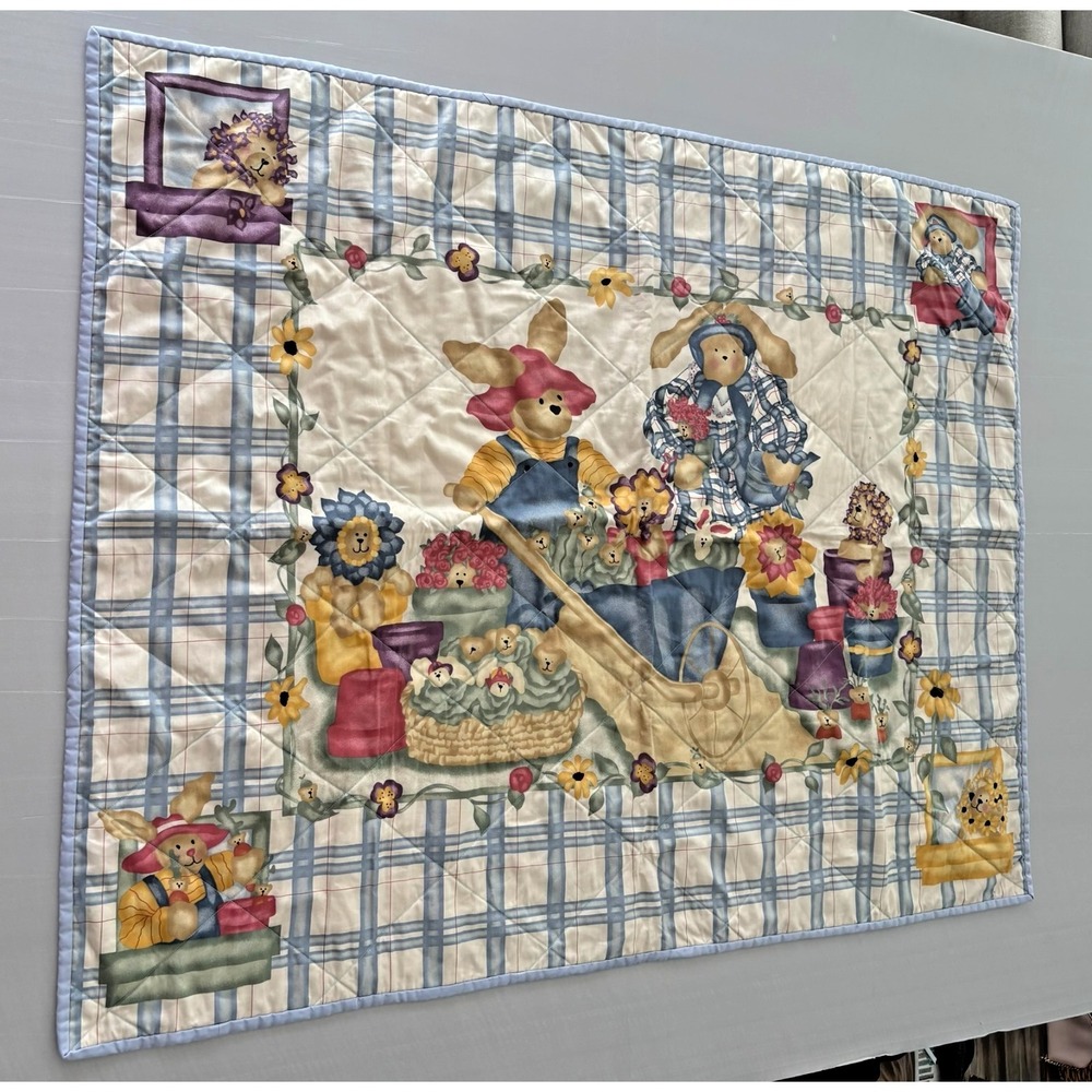 Gorgeous Handmade Cotton QUILT 43x34". Pattern stitching Bunnies‎ Easter Spring